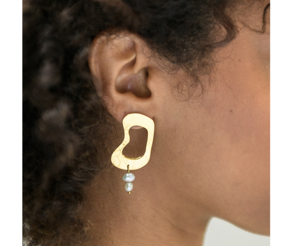 Ethical Squiggle Pearl Earring - Keentu
